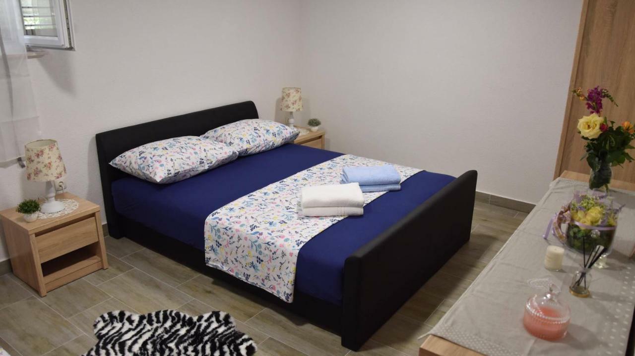 Apartman Kristina Apartment Сплит Екстериор снимка